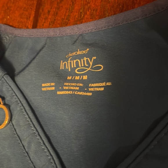 Blue Cherokee infinity medium scrub top - Picture 2 of 3